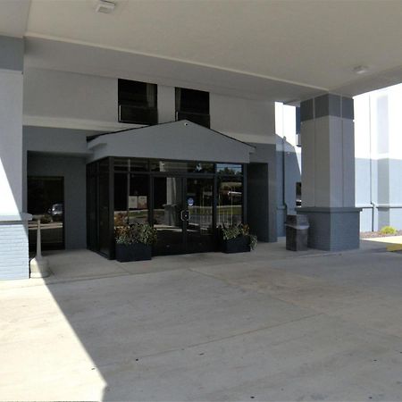 Super 8 By Wyndham Crossville Tn Exterior photo