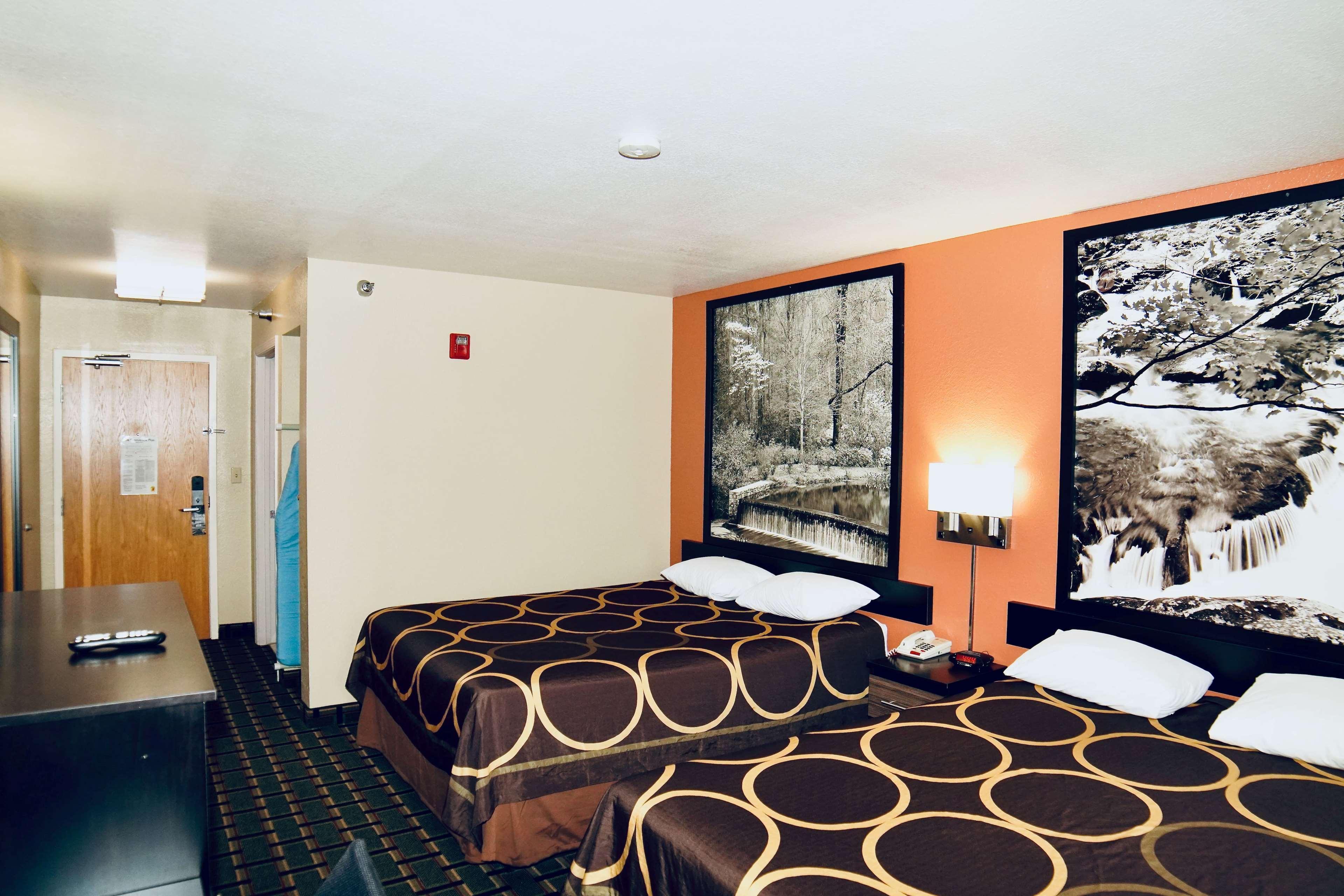 Super 8 By Wyndham Crossville Tn Exterior photo