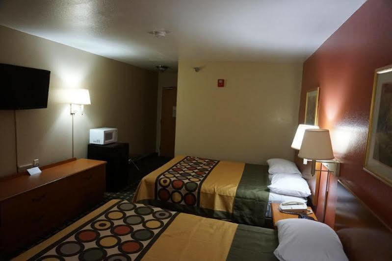 Super 8 By Wyndham Crossville Tn Exterior photo